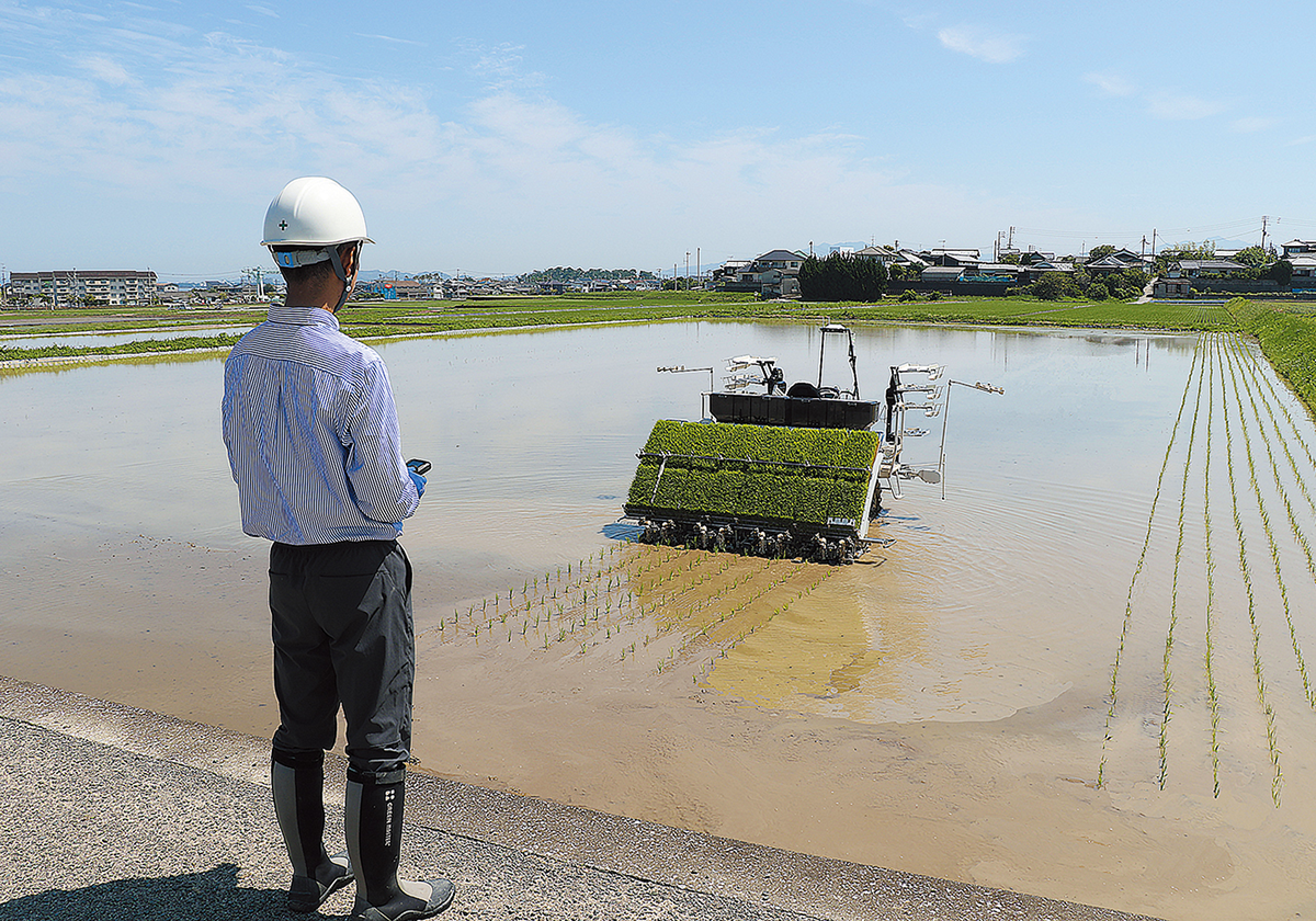 自動で田植え作業を行い作業の大幅な軽労化を実現